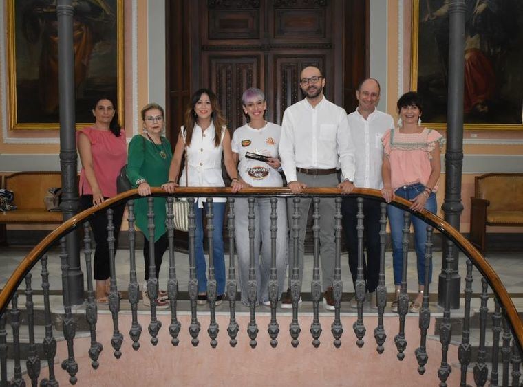 La Diputación de Albacete muestra su apoyo a la estilista albaceteña Inma Liñán en su camino hacia el campeonato mundial de peluquería OMC HairWorld