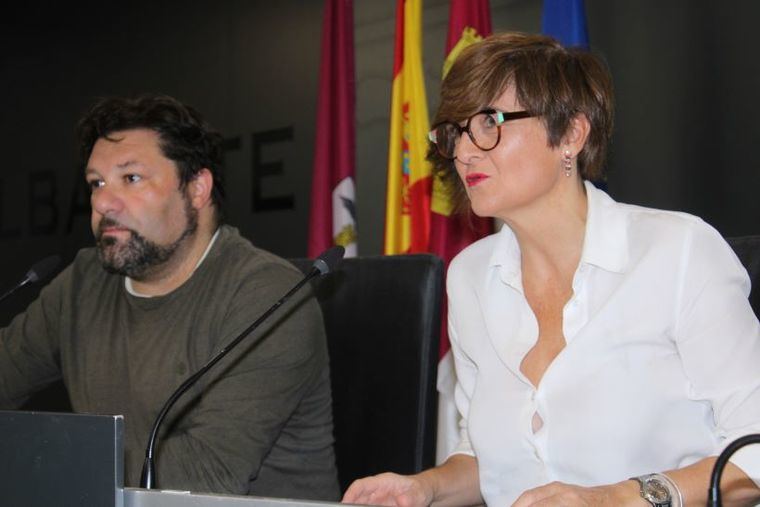 Elena Serrallé destaca que el Autocine de Halloween “simboliza la apuesta del Consistorio por una cultura innovadora, participativa y pensada para disfrutar”