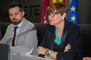 Elena Serrallé invita a la ciudadanía a “dejarse sorprender” con la exposición ‘Gabinete de Maravillas’, una experiencia artística en plena naturaleza