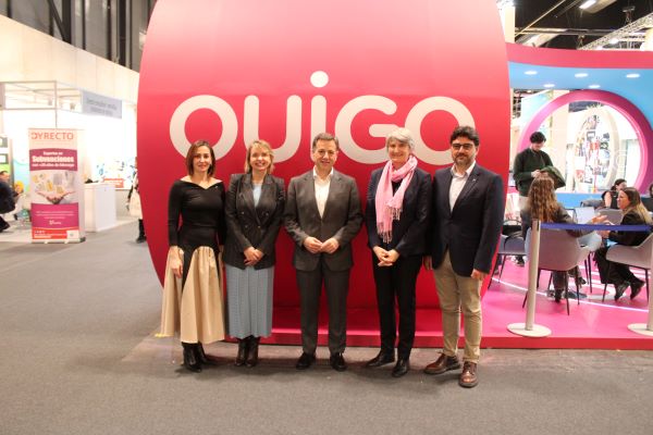 Manuel Serrano mantiene un encuentro con responsables de la empresa Ouigo para que la mejora de las comunicaciones ferroviarias de la ciudad de Albacete beneficie al turismo