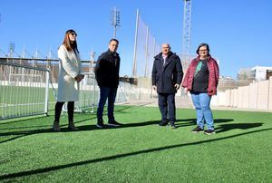 Manuel Serrano visita los campos de fútbol Alba Redondo, donde se han efectuado obras de mejora para seguir favoreciendo la práctica del deporte aficionado