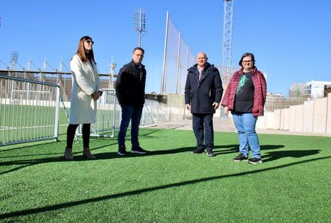 Manuel Serrano visita los campos de fútbol Alba Redondo, donde se han efectuado obras de mejora para seguir favoreciendo la práctica del deporte aficionado