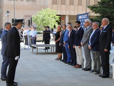 El alcalde reafirma el compromiso de Albacete con la memoria, la dignidad y el reconocimiento a los policías nacionales víctimas del terrorismo y fallecidos en acto de servicio