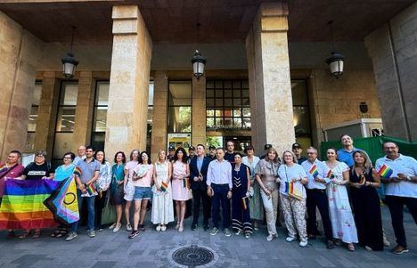Manuel Serrano reafirma el compromiso inequívoco del Ayuntamiento con la igualdad, la diversidad, la libertad y la defensa a ultranza de los derechos del colectivo LGTBIQA+