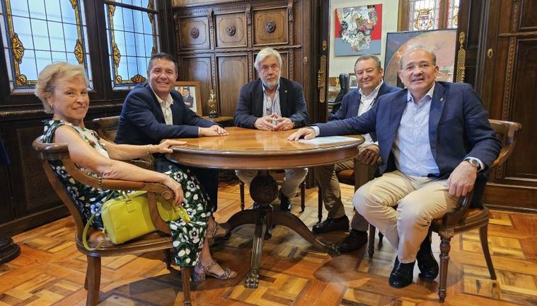 Cabañero recibe al nuevo presidente del Club Rotario de Albacete y a su equipo directivo