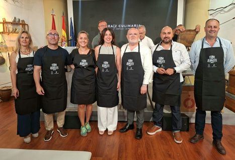 El stand de la Junta ofrece una experiencia inmersiva única en la que las personas asistentes han podido fabricar su propia miel