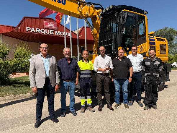 La Diputación de Albacete refuerza la flota del Parque Móvil con una nueva excavadora hidráulica que prestará servicio a toda la provincia
 