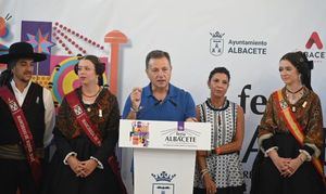 Manuel Serrano agradece a las personas mayores su importante contribución al progreso de la ciudad de Albacete: “Nos habéis regalado el orgullo colectivo de sentirnos albaceteños”