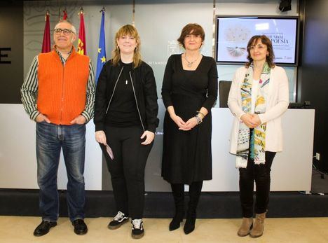 Elena Serrallé impulsa la poesía como “motor cultural” y reafirma el compromiso del Ayuntamiento con el acceso al talento y la creatividad local