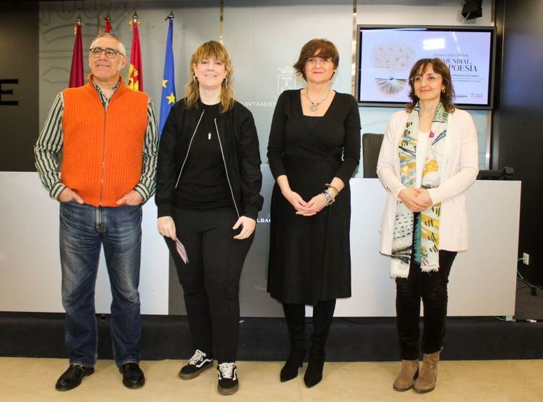 Elena Serrallé impulsa la poesía como “motor cultural” y reafirma el compromiso del Ayuntamiento con el acceso al talento y la creatividad local