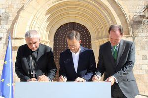 Manuel Serrano afirma que la nueva iluminación ornamental exterior de la Catedral “realzará su belleza, preservará su espiritualidad y reforzará su papel como seña de identidad de Albacete”