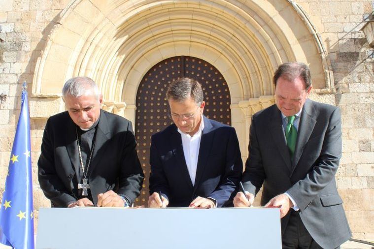 Manuel Serrano afirma que la nueva iluminación ornamental exterior de la Catedral “realzará su belleza, preservará su espiritualidad y reforzará su papel como seña de identidad de Albacete”