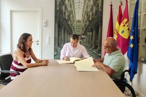 El Ayuntamiento renueva su colaboración con Cocemfe Albacete para seguir avanzando hacia la plena inclusión de las personas con discapacidad a través de la Oficina de Accesibilidad Universal