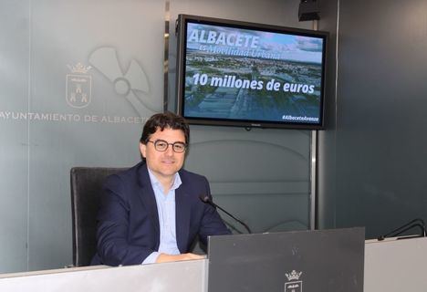 Francisco Navarro reitera el compromiso del Equipo de Gobierno con la mejora de la movilidad y el transporte en Albacete, con un presupuesto de 10 millones de euros para 2025