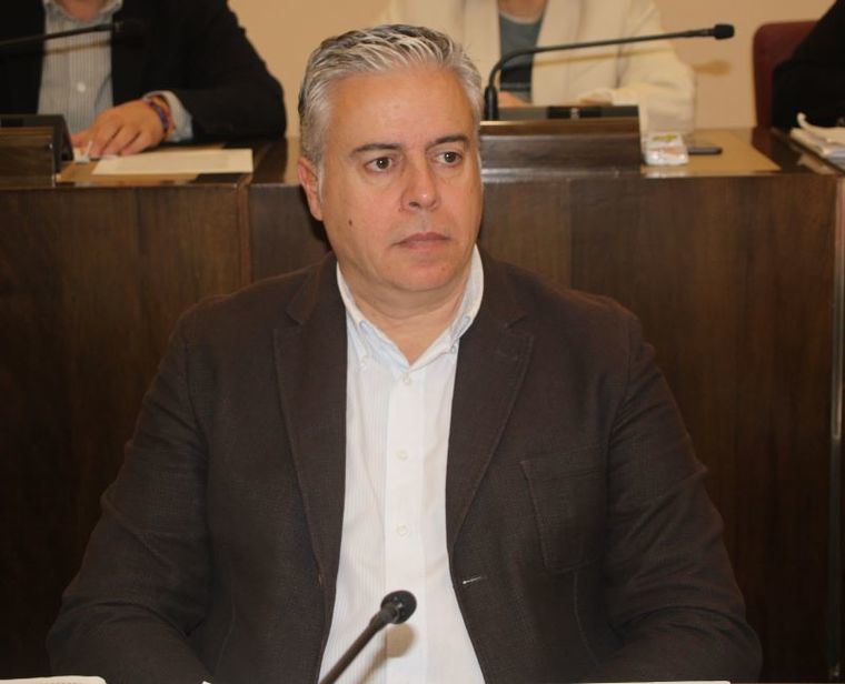 El Pleno aprueba por unanimidad la modificación necesaria para ampliar el centro sociocultural de El Salobral con un nuevo edificio anexo de 400 metros cuadrados