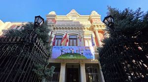 La Diputación de Albacete reafirma su compromiso con la igualdad y la diversidad en el acto institucional del Orgullo 2026 y lleva su campaña a la fachada del Palacio Provincial