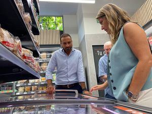 Lucrecia Rodríguez de Vera asegura que el Equipo de Gobierno seguirá trabajando para atraer inversiones a la ciudad y favorecer la instalación de nuevas empresas y negocios