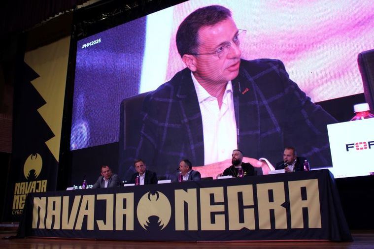 Manuel Serrano tiende la mano del Ayuntamiento a la Asociación Navaja Negra para que su prestigioso Congreso sobre Seguridad Informática siga siendo una realidad en Albacete