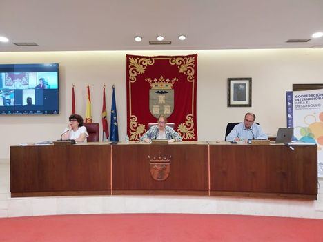 El Ayuntamiento ofrece una jornada formativa e informativa a 25 ONGs de Cooperación Internacional con sede en Albacete para ayudarles a realizar y presentar sus proyectos
