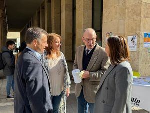 Manuel Serrano traslada el firme compromiso del Ayuntamiento a la Asociación Desarrollo y agradece su labor constante a favor de las personas autistas durante todo el ciclo vital