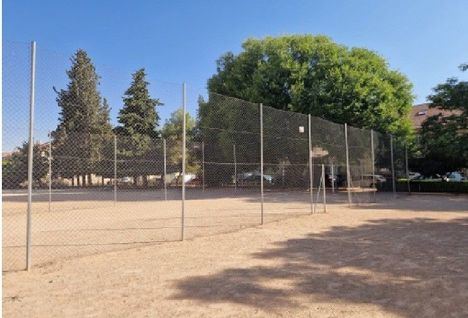 El Ayuntamiento impulsa la construcción de una pista de vóley-playa en el barrio Vereda con una inversión cercana a los 100.000 euros