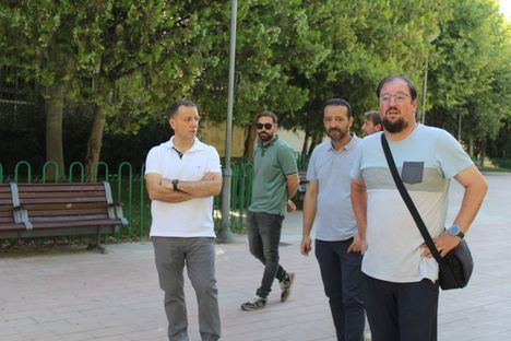 Manuel Serrano anuncia en la Vereda de Jaén mejoras en el parque de la plaza Ramón Roldán gracias al nuevo contrato de zonas verdes