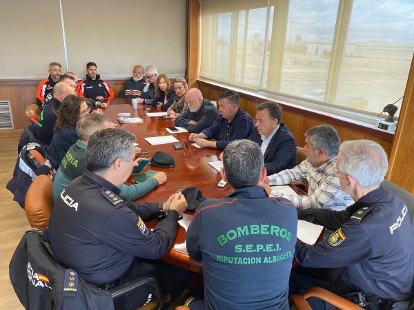 Serrano destaca “la colaboración leal, sincera y sin regates” entre administraciones y agradece su labor a todas las personas que trabajaron sin descanso para atender las incidencias del apagón