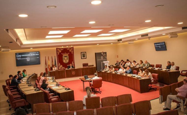El Ayuntamiento aprueba una moción conjunta de los grupos municipales del Partido Popular Partido Socialista y Unidas Podemos con motivo del Día Internacional del Orgullo LGTBI 