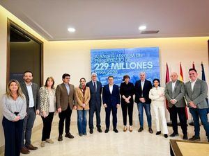 Serrano considera que el Presupuesto para 2026 “es el de una ciudad que crece, aprovecha las oportunidades de Europa y apuesta por la familia, la vivienda, la igualdad y el empleo”