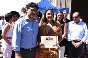 Navarro felicita a los ganadores de los premios ecuestres, entregados en la explanada del Pincho de la Feria por primera vez, y anuncia novedades para seguir mejorar la cabalgata ecuestre 2026