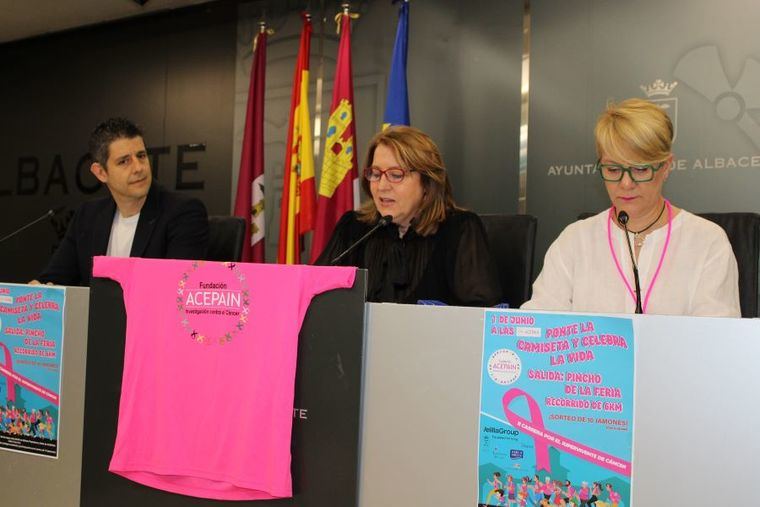 Llanos Navarro anima a la ciudadanía a participar en la II Carrera por el Superviviente de Cáncer para colaborar con la gran labor que realiza la Fundación Acepain a favor de la investigación