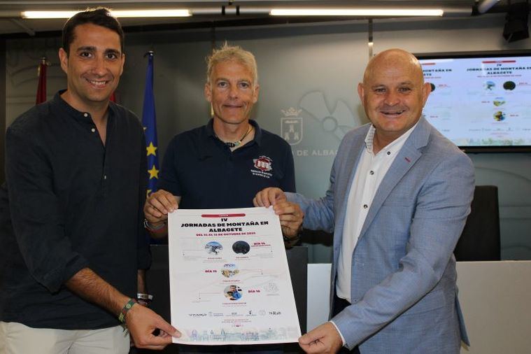 Francisco Villaescusa destaca la importancia de acoger en nuestra ciudad las IV Jornadas de Montaña en las que participarán alpinistas de la talla de Carlos Soria o ‘Pipi’ Cardell