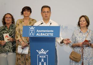 Manuel Serrano invita a disfrutar de las más de 30 actividades que tendrán lugar en 15 ubicaciones diferentes de la ciudad con motivo de la festividad de nuestro Patrón, San Juan