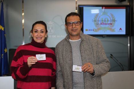 Rosa González de la Aleja presenta la tarjeta gratuita ‘Imprescindibles’ con la que se da un paso más en la modernización de la promoción turística de nuestra ciudad