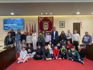 El Ayuntamiento abre sus puertas a alumnos y alumnas del Colegio ‘José María Pemán’ para explicarles su funcionamiento y fomentar su participación activa en las políticas municipales