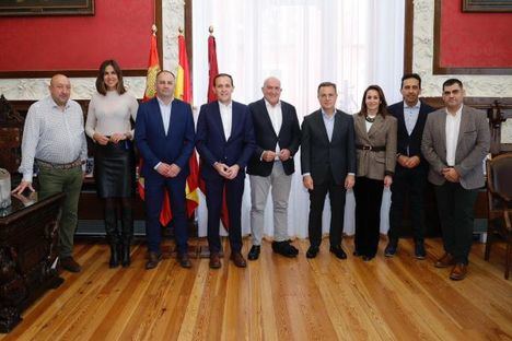 Ayuntamiento, Diputación y APEHT estudian acciones conjuntas con Valladolid para impulsar la promoción turística y gastronómica de Albacete y su provincia
