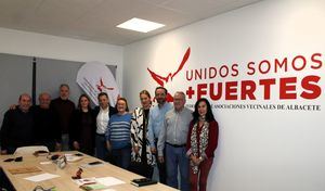 El alcalde analiza junto a la Fava el documento de reivindicaciones vecinales 2026 desde la escucha activa, la cercanía y el compromiso que mantiene con el movimiento vecinal