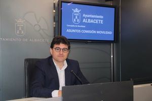 Francisco Navarro anuncia que el autobús urbano de Albacete se gestionará por primera vez a través de una concesión de servicios que garantizará las mejoras y la calidad al usuario
