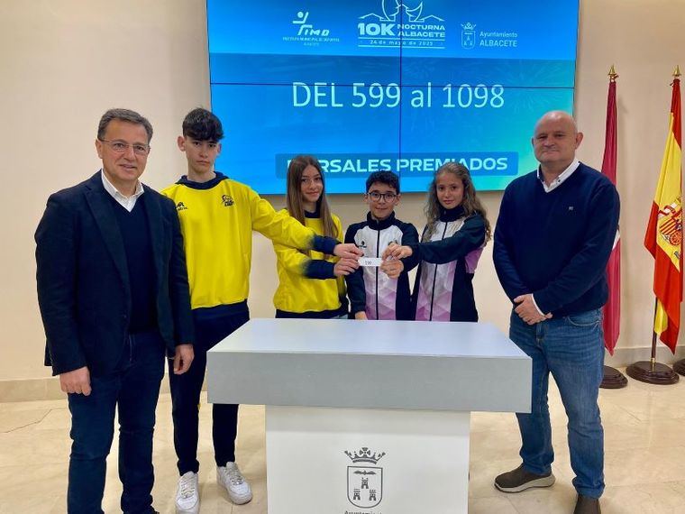 Los dorsales comprendidos entre los números 599 y 1.089, ambos incluidos, podrán formalizar su participación en la IV 10K Nocturna de Albacete tras el sorteo de los 500 adicionales