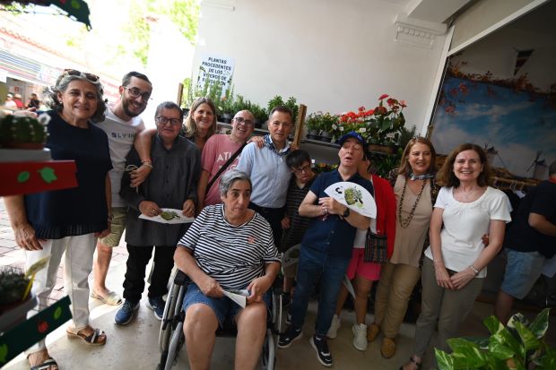 Manuel Serrano destaca la labor “impagable” de las asociaciones sociosanitarias de Albacete y agradece su contribución para que contemos con una “Feria inclusiva, social y de compromiso”