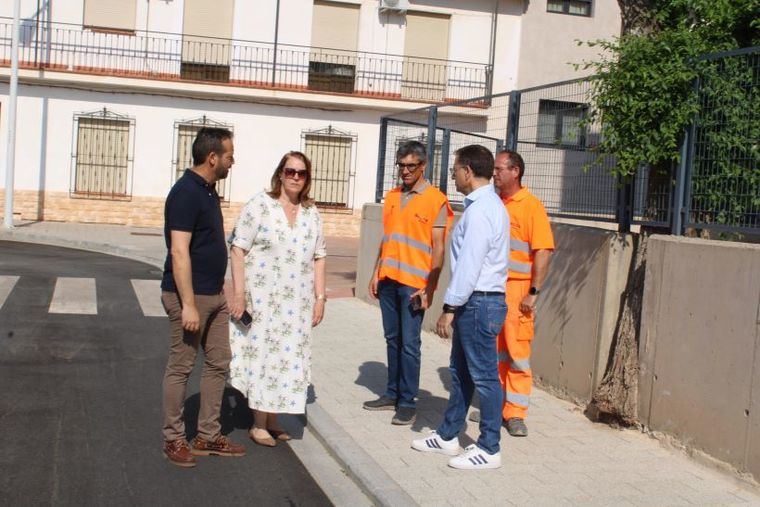 Manuel Serrano reitera su compromiso con la mejora de la accesibilidad, seguridad y movilidad de nuestras calles durante su visita a Alcalde Virgilio Martínez Gutiérrez y Federica Montseny