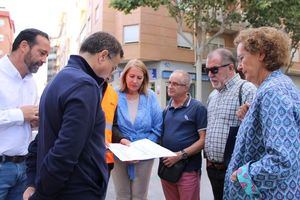 Manuel Serrano sostiene que las obras que el Ayuntamiento está acometiendo en 1.700 metros cuadrados de la calle Padre Romano mejorarán su accesibilidad, movilidad y seguridad