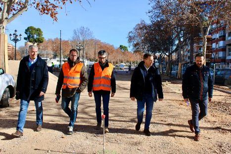 Una nueva zona de ocio, deporte y esparcimiento dará aún más vida al entorno de los Ejidos donde se está colocando un nuevo embaldosado