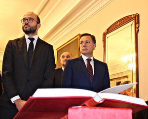 Manuel Serrano reitera su apoyo y defensa a la Constitución Española como garante de los derechos y libertades de todos los españoles durante el acto con motivo de su 46 aniversario