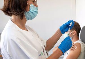 La Junta actualiza el calendario de vacunaciones de Castilla-La Mancha para hacer efectiva la introducción del VPH