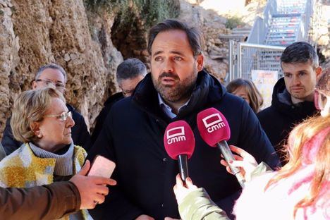 Núñez en su visita a Letur: 'Juntos podemos avanzar más rápido en la recuperación de los municipios afectados'