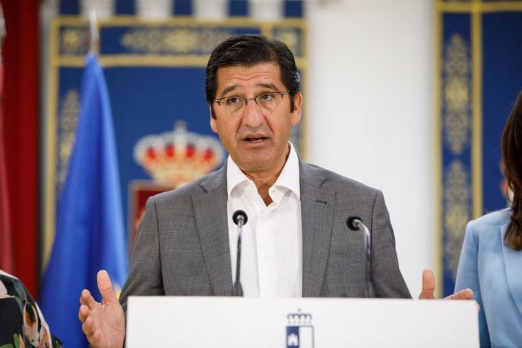 Caballero garantiza la incorporación 'en las mejores condiciones' de los usuarios de Muface en Castilla-La Mancha si no hay acuerdo