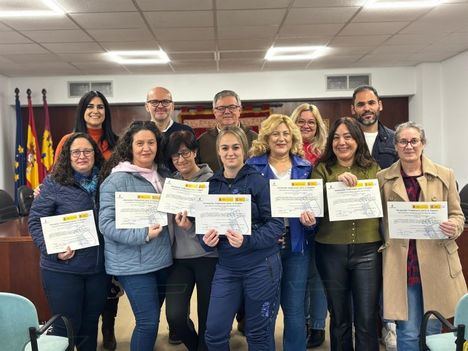 Ocho personas de Pozo Cañada se forman en atención sociosanitaria a personas en domicilio a través de un taller Recual