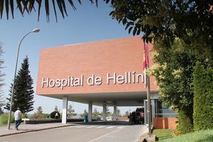 Herido tras saltar por la ventana tras el incendio en su habitación de un hostal en Hellín