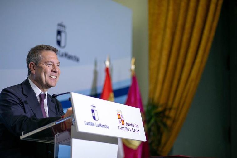 García-Page reclama un Estado 'fuerte' y una mejora constitucional para evitar que 'cinco diputados decidan por todos'